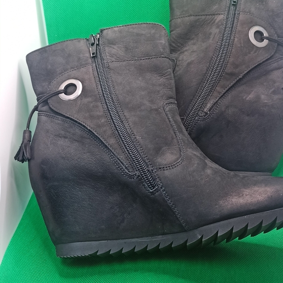 Paul Green Shoes - Paul Green Muncken wedged high heel ankle boots (new)